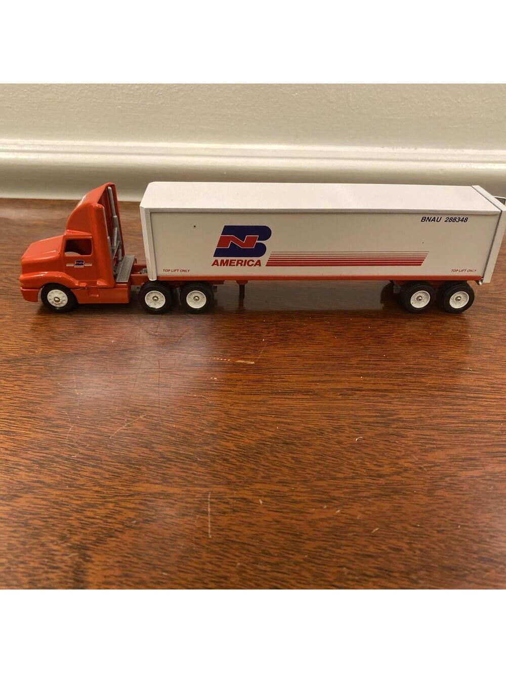 WINROSS Burlington Northern BNAU 288348 Tractor  Trailer ~ 1:64 SCALE With Box